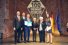 Heimatminister Albert Füracker und Kunstministerin Prof. Dr. med. Marion Kiechle prämieren 100 Heimatschätze